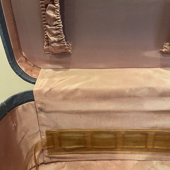 Rare First Lady 1960's Blue Train Case Pebbled, Pink Interior Riveted No Key - Picture 9 of 16